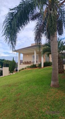 Casa de esquina Na Encosta do Sol