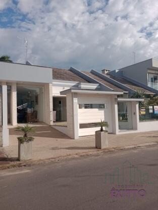 CASA COM LOJA COMERCIAL