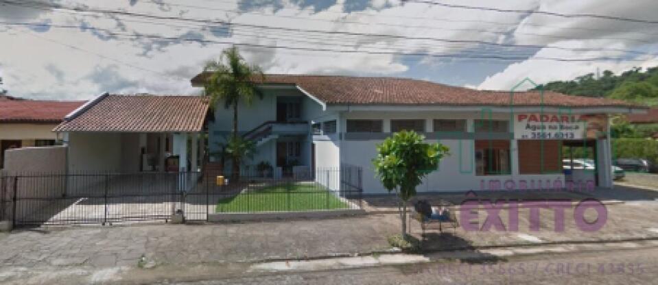 2 APARTAMENTOS MAIS LOJA COMERCIAL