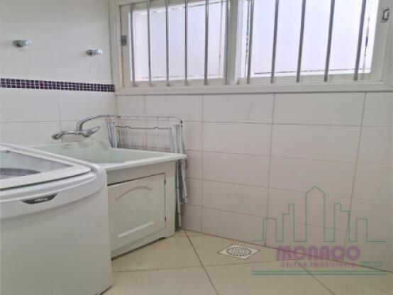 Casa de esquina Na Encosta do Sol