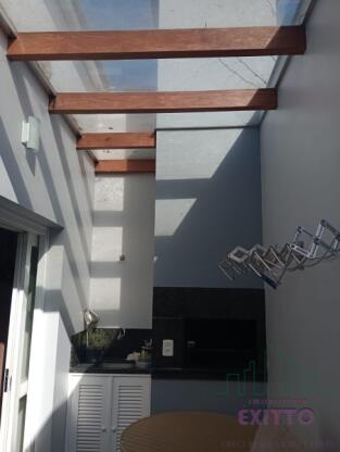 CASA COM LOJA COMERCIAL