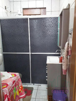 Casa de esquina a VENDA