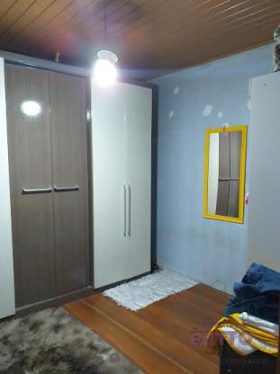 Casa de esquina a VENDA