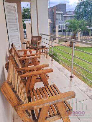 Casa de esquina Na Encosta do Sol