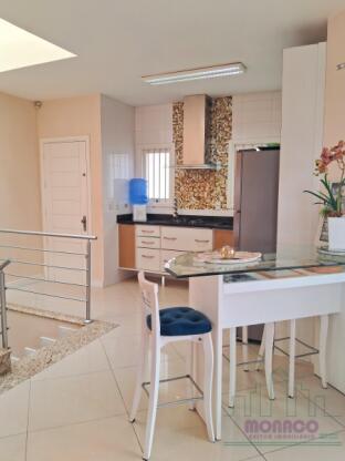 Casa de esquina Na Encosta do Sol