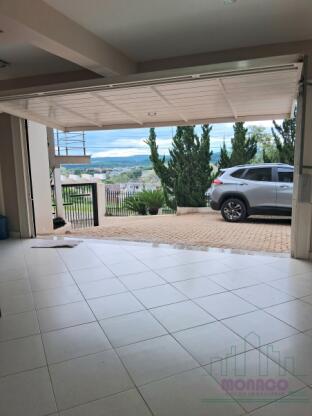 Casa de esquina Na Encosta do Sol