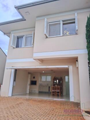 Casa de esquina Na Encosta do Sol