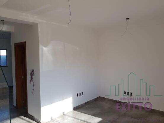 SOBRADO GEMINADO PRÓXIMO AO CENTRO