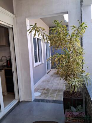 Casa plana com piscina