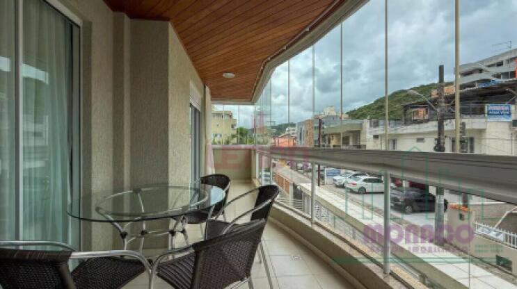 Apartamento 3 dormitórios Praia de Bombas SC