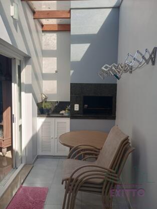 CASA COM LOJA COMERCIAL