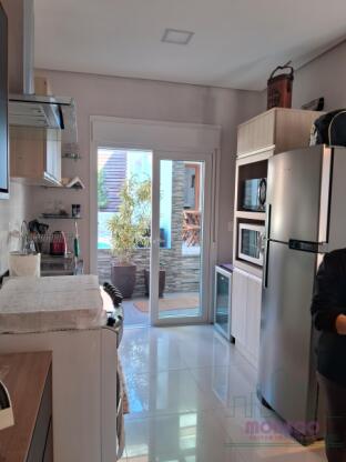 Casa plana com piscina