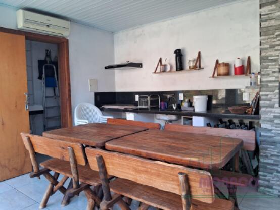 Casa plana com piscina