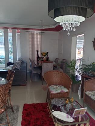 CASA COM LOJA COMERCIAL