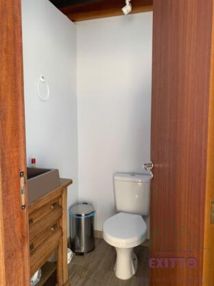 CASA PLANA NO CENTRO COM PISCINA