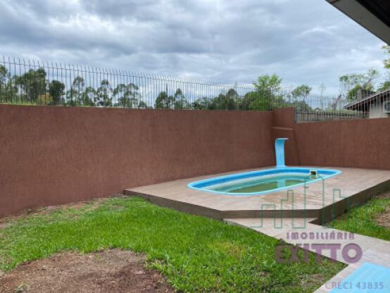 CASA COM PISCINA SOL NASCENTE