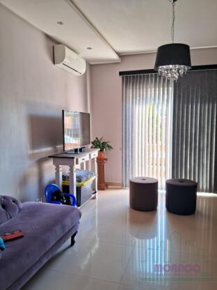 Casa plana com piscina