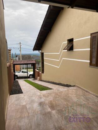 CASA COM PISCINA SOL NASCENTE