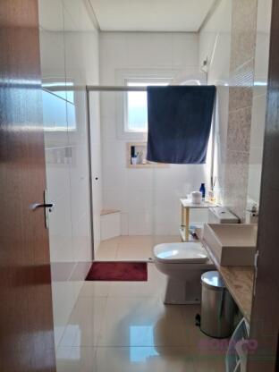 Casa plana com piscina